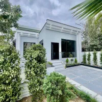 ویلا مدرن نوساز استخردار*250متر *سند تک برگ