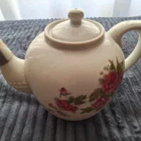 قوری چینی گل سرخی