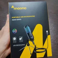 میکروفون استودیویی فوق العاده با نور RGB