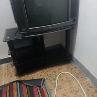 تلویزیون و میز تلویزیون