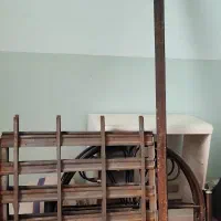 تخت فلزی