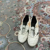 کفش فوتبال میزانو