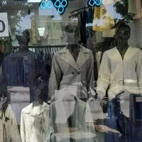 فروشنده پوشاک