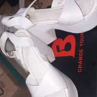 کفش جشن درحدنوبه فروش میرسد