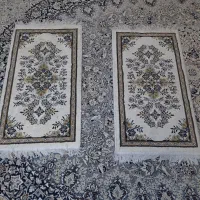 دوتا پادری کرم رنگ تراکم بالا و یک قالیچه صورتی
