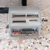 ماشین حساب عتیقه