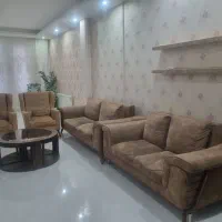 ست مبلمان راحتی با میز جلو مبلی