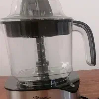 دستگاه آب میوه گیری، نظم دهنده چاقو