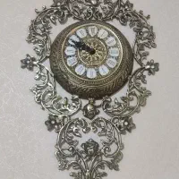 میز و شمعدان و ساعت برنز