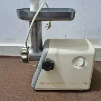 چرخ گوشت ژاپن ۹۰۰ تومن
