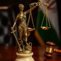 مسجمه عدالت برنزی(برنز الماس)