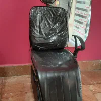 فروش فوری تخت و صندلی ارایشگاه|آرایشگاه و سالنهای زیبایی|نوشهر, |دیوار