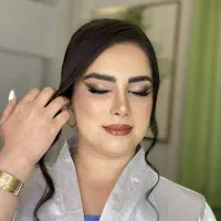 میکاپ و شینیون ۶۰۰