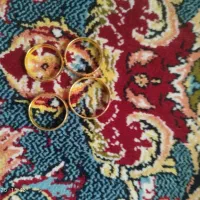 چند تا حلقه و انگشتر و پلاک