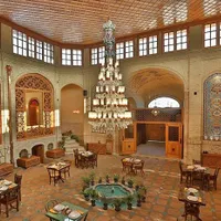 دونفر همکار خانم رستوران ماهان