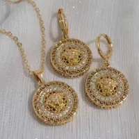 نیم ست ورساچه نگینی با زنجیر