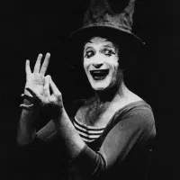 آموزش بازیگری/کارگردانی /نمایشنامه نویسی