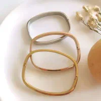 جواهرات|جواهرات|اصفهان, پوریای ولی|دیوار