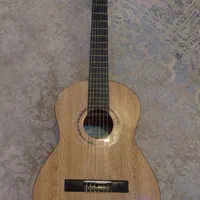 گیتار 3/4 در حد نو