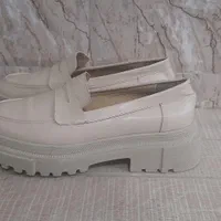 کفش لوفر در سایز ۴۰، کاملاً سالم