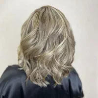 آموزش و ارائه خدمات رنگمو و کراتین|خدمات آرایشگری و زیبایی|شاهینشهر, خبرنگار|دیوار