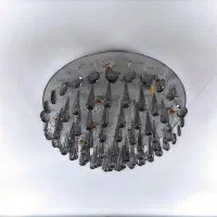 یک لوستر سقفی کریستال فلش دار هفت رنگ(خانه)