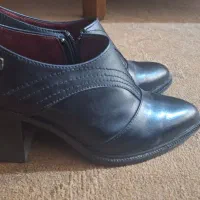 کفش سایز۳۸ فقط یکبارپوشیده شده به قیمت ۶۰۰تومان