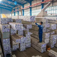 کارگر کوره بان ،اره برش گرم‌ وخط رنگ