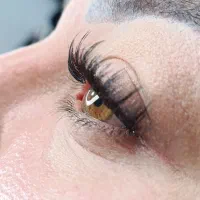 کاشت مژه ابریشمی