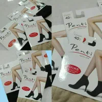 تعدادی جوراب زنانه