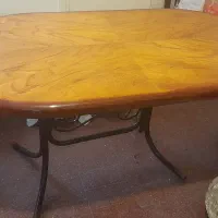 میز ناهارخوری تک چوبی با پایه فلزی