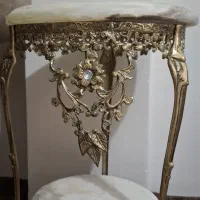 میز جنس برنجی