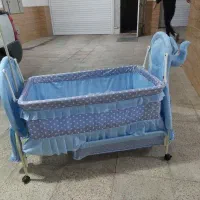گهواره نوزاد نو و آکبند