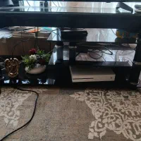 میز تلویزیون شیشه ای