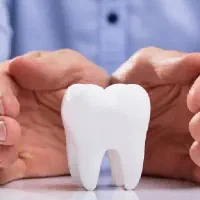 استخدام بیمه گر دندانپزشکی