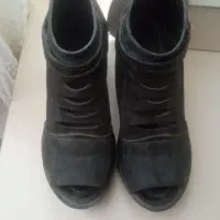 سه جفت کفش|کیف، کفش، کمربند|بانه, |دیوار