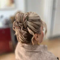 شینیون ومیکاپ۷۰۰|خدمات آرایشگری و زیبایی|کرج, مصباح|دیوار