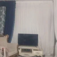 ۳ تاپرده حریرسفید.والان پرده آبی سرمه ای و یک پرده
