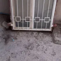 پنجره دوجه داره تمیز