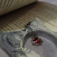 گردنبند قلب سیم خاردار