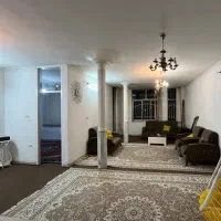 یک خونه  دربر خیابان بازارمبل ملایر بفروش میرسد
