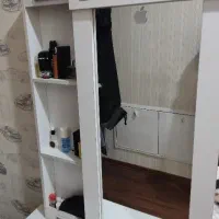 آینه و میز کشویی