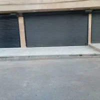 80متر کف سیمان با درب کرکره