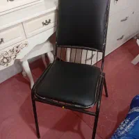 صندلی چرم فلزی