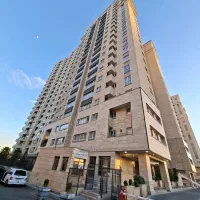 آپارتمان۱۳۵متری/۳خواب/کلید نخورده /برج دانشگاه