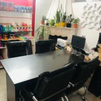 میز و ۴ عدد صندلی اداری