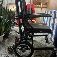 ویلچر با قابلیت تنظیم ارتفاع