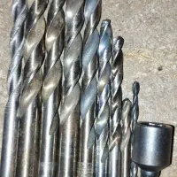 تعدادی مته دیوار و آهن