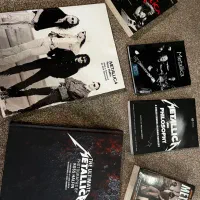 کتاب متالیکا METALLICA