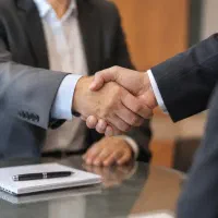 استخدام ۱۵ نفر فروشنده تلفنی مواد غذایی